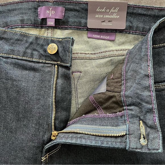 NWT NYDJ Mini Boot jeans - Picture 2 of 13